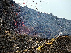 016_lava_eruption_pacaya_volcano_guatemala.jpg