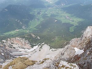 Widok z Kaiserstein na piargi w dolnej partii Breite Ries.JPG