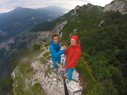 Radość na szczycie (fot. arch. Alpine Wall Tour)