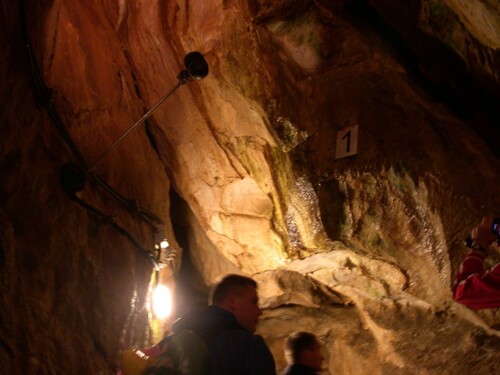 Jaskinia Mroźna, źródło: wikipedia, ze zgodą na rozpowszechnianie zdjęcia zgodnie z warunkami GNU Licencji Wolnej Dokumentacji