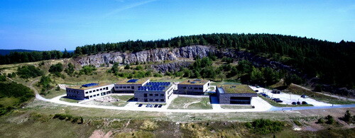 Biuro i meta zawodów w nowoczesnym Europejskim Centrum Edukacji Geologicznej w Chęcinach / fot. www.eceg.uw.edu.pl