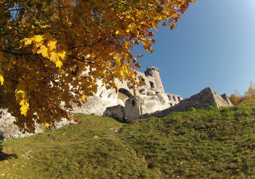 Ruiny zamku w Ogrodzieńcu, scenografia m.in. ekranizacji Zemsty A.Fredry / fot. Paulina Wierzbicka