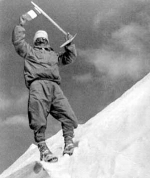 1950 rok. Maurice Herzog na szczycie Annapurny