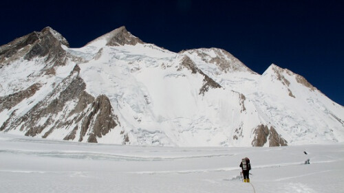 Wysokość 6000m, w tle Gasherbrum II, fot. http://pza.org.pl/