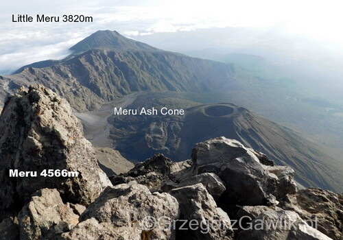 Małe Meru (3820 m n.p.m.) i Meru (4566 m n.p.m.)